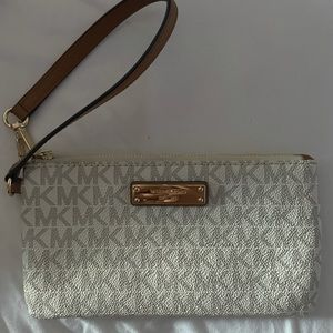 AUTH MICHAEL KORS WRISTLET